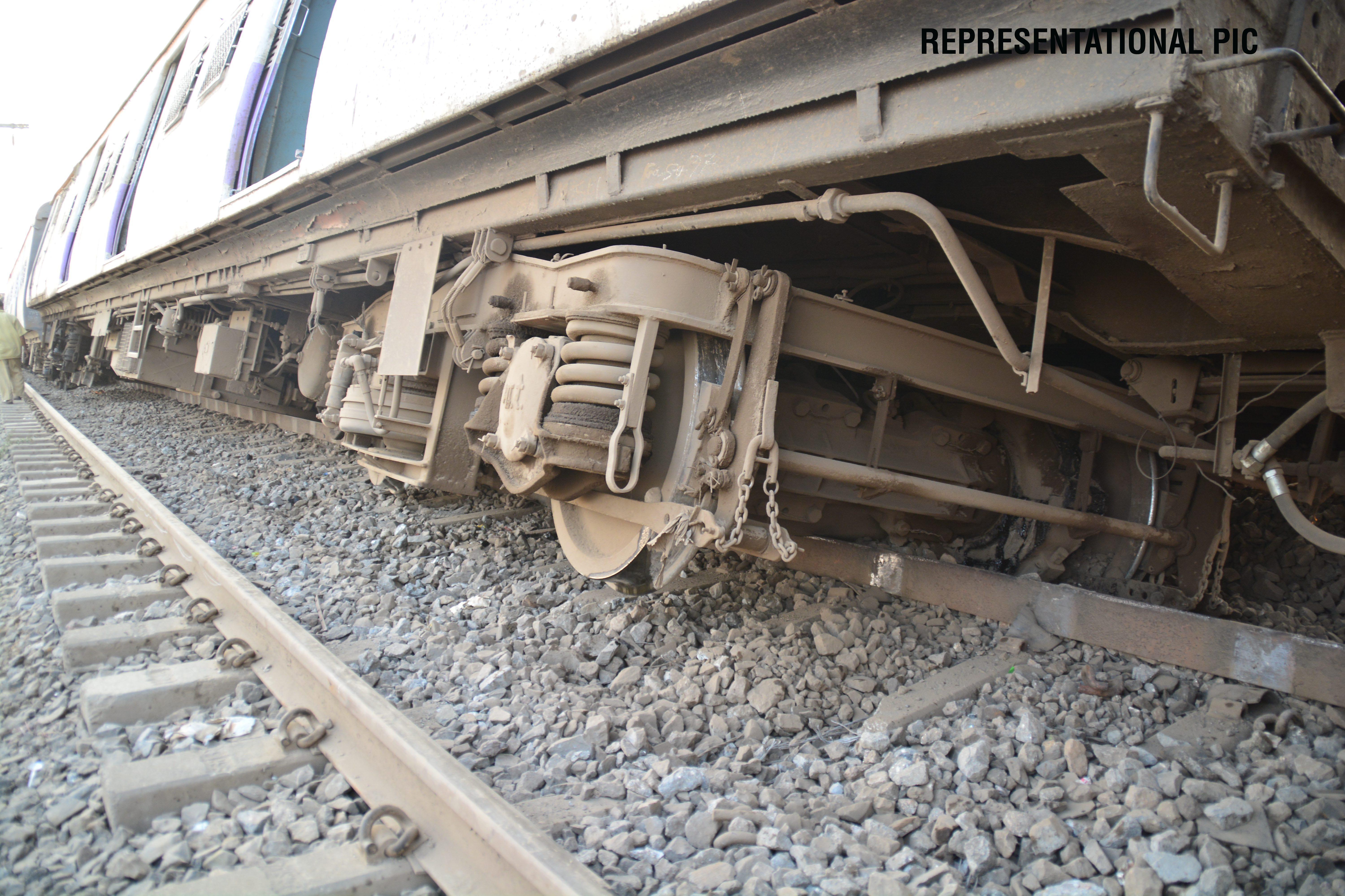 Four coaches of Lalkuan Express derail in Lucknow
